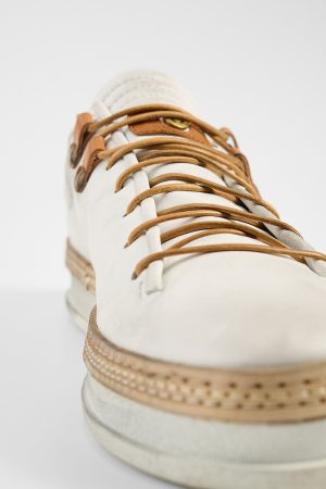 COLEwhitewelteddistressedleathersneakersCapture0087.jpg