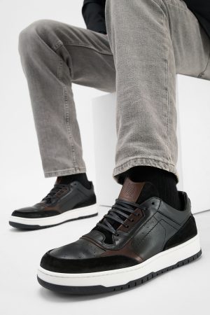 Men-wearing-MADDOX-urban-black-patina-leather-sneakers-243962.jpg
