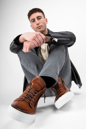 SOHO_men_sneakers-trainers-high_cognac-brown_luxury_calf-leather_distressed_made-in-italy10196.jpg