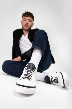 SOHO_men_sneakers-trainers-low_white-blue_luxury_calf-leather_patina-minimalist_made-in-italy10067.jpg