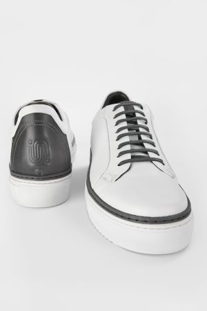 SOHO_men_sneakers-trainers-low_white-grey_luxury_calf-leather_patina-minimalist_made-in-italy7438.jpg